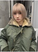 ボブレイヤーカット×ホワイトベージュ