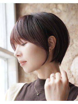 カライングドゥ(ing deux) 大人可愛い20代30代40代黒髪前下がりショートボブ丸みショート◎