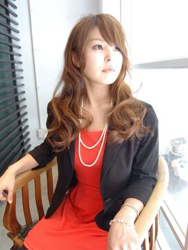 アムール(Amour) 柔らかな艶をまとったリラックスパーマ