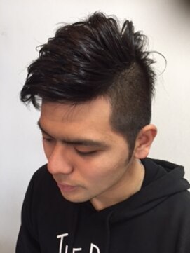 ヘアサロン アイラス(hair salon Ailus) 刈り上げで引き締めたクラッシュスタイル