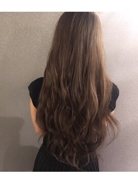 ロイ プラスアティック(roi +attic) 谷町6丁目美容室◆異空間美容室roi◇