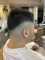 ミコノス(MYKONOS)&nbsp;フェードカット