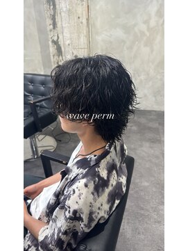 クロー(CROW) マッシュウルフ+波巻きパーマ