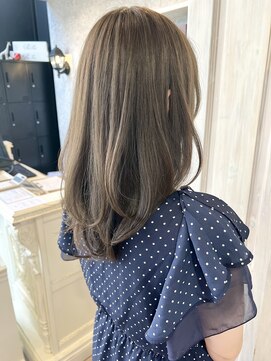 キャアリー(Caary) 福山市Caaryトレンドふんわりレイヤースタイル柔らかベージュ