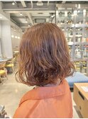 大人可愛いゆるふわボブパーマオレンジカラーハイライト