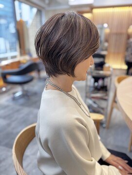 リファインド(REFINED) 立体感ショートボブ×イノアカラー（透明感グレージュ）　五十嵐