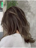 xバレイヤージュ/ホワイトグレージュ/レイヤーカット