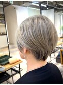 白髪も魅せる、丸みショート☆50代60代
