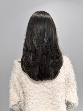 ムード(MOOD,) ダークアッシュ/ミディアムレイヤーカット/大人ガーリー/銀座