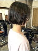 ピンクベージュレイヤーボブニュアンスカラー外ハネボブショート