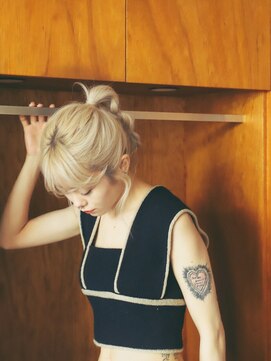 バーノン(VERNON) TWIST　PONY　ARRANGEwearingTAN【VERNON】058-262-3611