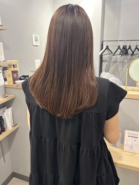 アトレ 梅田店(attrait) ロングヘアを上品なブラウンに染め直した透明感スタイル
