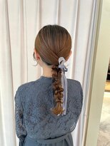 イーズ(ease.)&nbsp;編み下ろし/リボンアレンジ/お呼ばれヘアアレンジ