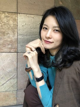 サニアリー(Sunialy) 【Sunialyがお届けする】黒髪×インナーカラー