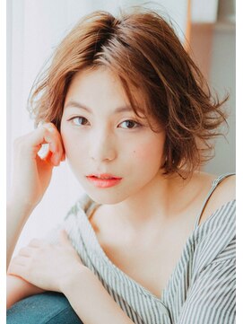 フェティッシュ(fetish) 外跳ねカジュアルショートボブ