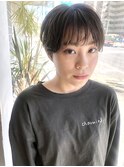 オリーブベージュショートヘアー