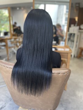 フツーロ 栄(FUTURO) 黒×青！