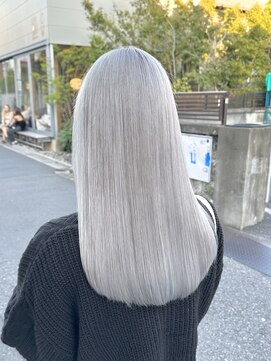 フリーラ 表参道(freera) ホワイトシルバー ブリーチカラー ハイトーンカラー 髪質改善