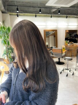 アドア 横浜(ADORE) 暗めだけど柔らかい質感のカラー