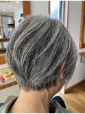 グレイヘアショート