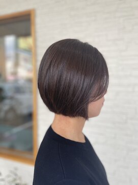 ラウレア(Laule'a) 優しい雰囲気のショートボブ