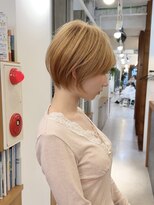 リンダ(LYNDA)&nbsp;柔らかく透けるベージュカラー×丸みショートボブ