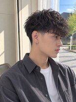 ケーオーエスビューティー(K O S beauty)&nbsp;スペインカール×テーパーフェード