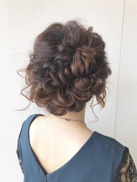 エイトヘアー(8 HAIR) パーティーアップスタイル