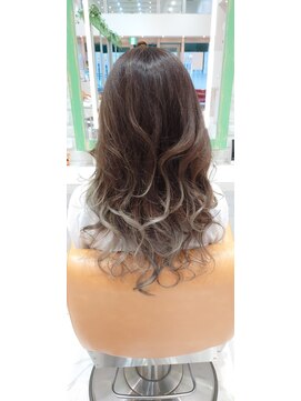 ウェル アアルト 海老名ビナウォーク店 ゆるふわロング*グラデーションカラー【aalto海老名/海老名駅】