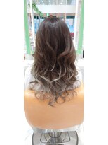 ウェル アアルト 海老名ビナウォーク店 ゆるふわロング*グラデーションカラー【aalto海老名/海老名駅】