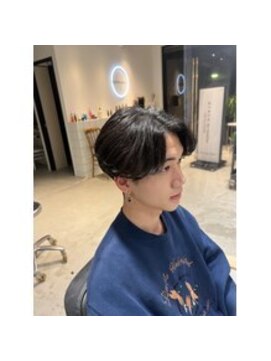 グラスバイネオリーブ 大倉山駅前店(grace by neolive) メンズ/パーマ/ハイライト/波巻き/ツイスパ/センターパート