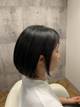 フリーダム(FREE-DOM) 軽やかなシースルーボブ耳掛けが可愛い