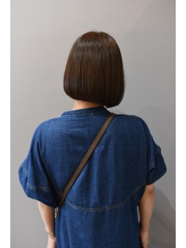 ジーニー(GeeNY) 王道のワンレンボブヘア