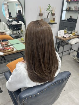 透明感カラー×ワンカールで可愛いレイヤーカット