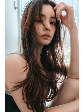 エル(EL by green) ハッシュカット×ライトブラウン