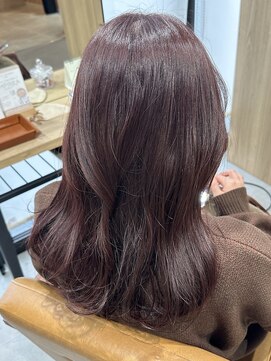 冬におすすめ◎ツヤ感ピンクブラウンカラー