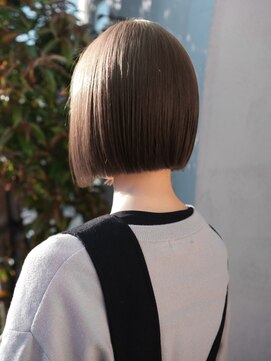 カルム(calme) 【吉富】ココアベージュ×切りっぱなしボブ