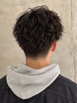 アルフレッド 平針店(alfRed)&nbsp;ツイストスパイラルパーマ×センターパート｜メンズ専門店