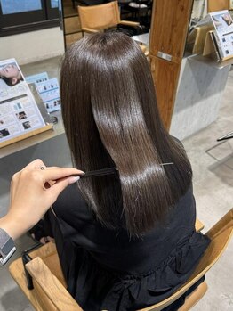 キヌ(kinu)の写真/絹のような、なめらかな手触りと上品な艶でワンランク上の髪質へ…。髪質改善専門サロン《kinu》