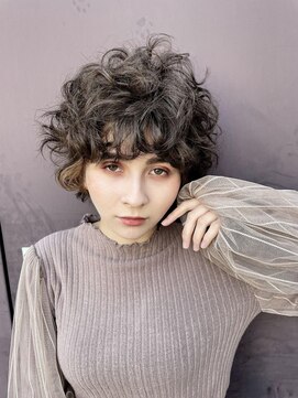 ヴァージ(Verge) レイヤーカット/ウェーブパーマ/前髪/こなれミディ[代官山駅]