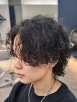 バース バイ ハピネス(BIRTH by happiness)&nbsp;センターパートツイストスパイラル波巻きパーマスパイラル