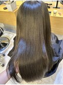 オリーブベージュ