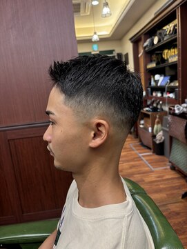 ブロートーキョー(BroTokyo) MEN'Sスキンフェードカットスタイルメンズバーバーカット