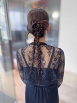 デコラ DECOR&nbsp;編み込みシニヨン×編みおろし/ヘアセット・ヘアアレンジ