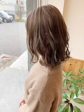 エモシオンヘアー(Emocio'n hair) ロイヤルミルクティーベージュ