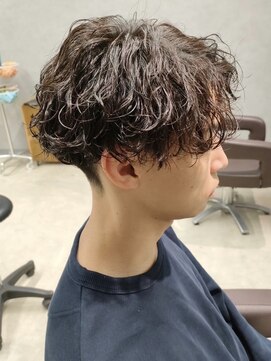 リット×ベリエ(Lit.×belier) 波巻きスパイラルパーマセンターパートツーブロックメンズパーマ