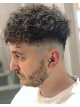 ラフィスヘアードープ 新宿店(La fith hair dope) メンズフェードスペインカール☆