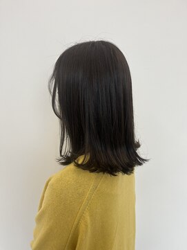 ビーヒアナウ N゜03 金沢駅西店(BE HERE NOW) 【olive color/olive greige/ブリーチなし/ミディアム/外ハネ】