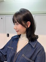 もみあげのおくれ毛で小顔効果顔まわりカット