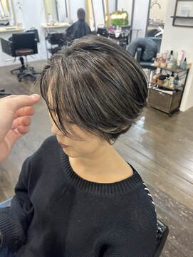 ウル(Ulu) 白髪ぼかしバレイヤージュ